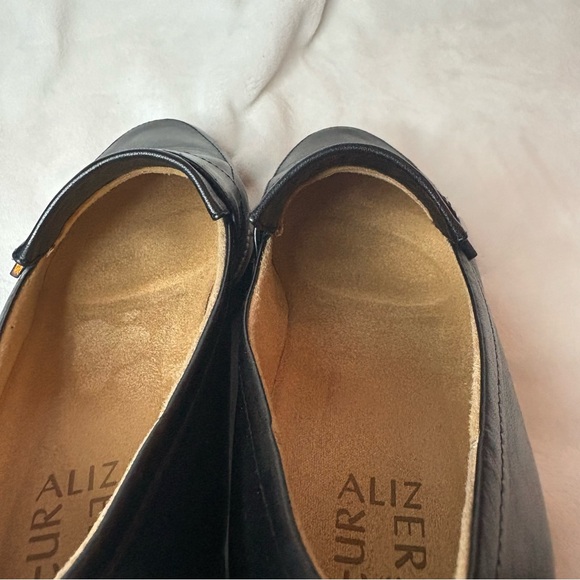 Naturalizer Adiline black leather lug sole loafer - Picture 8 of 11